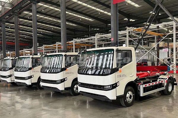 吉利新能源純電動(dòng)HDW5080ZXXJBEV型純電動(dòng)車廂可卸式垃圾車