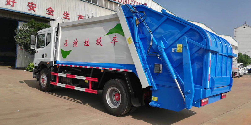 1528422568533481.jpg 東風(fēng)多利卡D9壓縮垃圾車(chē)2.jpg