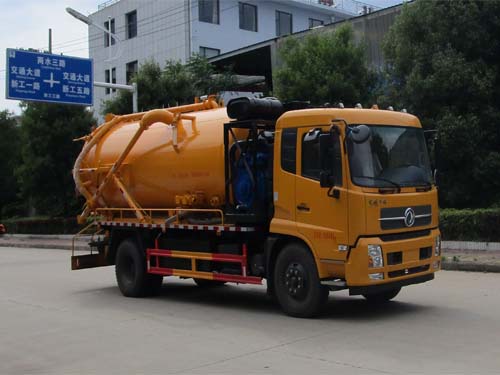 東風天錦國五帶副發(fā)動機真空吸污車